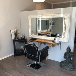 Salon Kukla - Salon Kukla