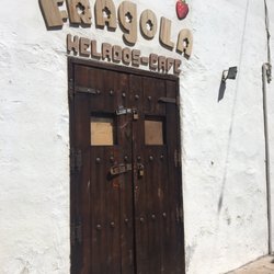 Fragola - If you're travelling in Tarifa, definitely stop by for a quick bite! They have THE BEST gelato with the friendliest owner.