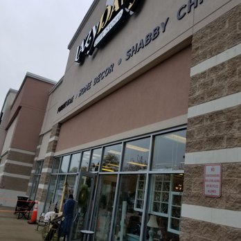 The Lazy Daisy Gift Store - Outside of The Lazy Daisy - Home Decor Near Me - Mechanicsville, Virginia