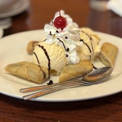 7 Seven Thai Restaurant - Fried Banana Ice Cream