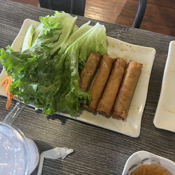 LV Pho 7 - E. Egg Rolls Serve with Lettuce 4 Rolls - Vietnamese Near Me - Las Vegas, Nevada