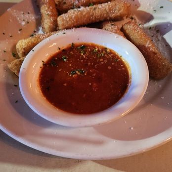 Erio's Ristorante - Mozzarella sticks - Italian Near Me - Saint Peters, Missouri Erio's Ristorante - Mozzarella sticks - Italian Near Me - Saint Peters, Missouri