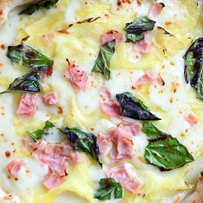 Ash! Pizza Parlor by null