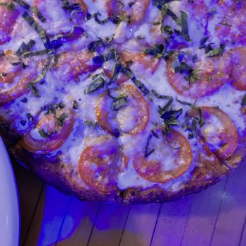Magellans On Main St - Margarita Pizza - Pizza Near Me - Waukesha, Wisconsin
