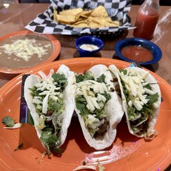 El Rodeo - Tacos de Carne Azada at their Wood River location