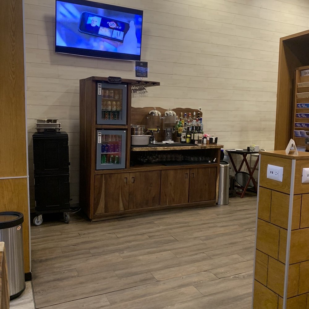 Mera Business Lounge - bar - Airport Lounges Near Me - Cancún, ROO Mera Business Lounge - bar - Airport Lounges Near Me - Cancún, ROO