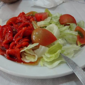 L'Àvia - Salad @ L'Avia/ Barcelona - Pizza Near Me - Barcelona, B