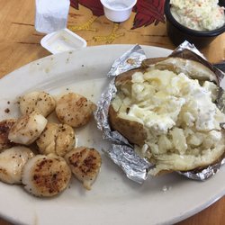 Country Cafe - Grilled scallops and baked potato (small plate)