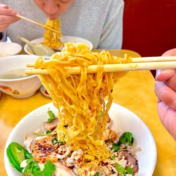 Hai Ky Noodles - Caught Bben slurping in the background. Hai Ky Won Ton Egg Noodle Soup - Chinese Near Me - San Francisco, California Hai Ky Noodles - Caught Bben slurping in the background. Hai Ky Won Ton Egg Noodle Soup - Chinese Near Me - San Francisco, California