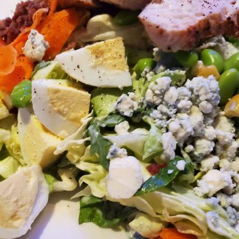 Yard House - Cobb Salad with grilled chicken - New American Near Me - Orlando, Florida