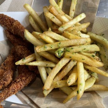 Gotts Roadside - Chicken Wings and Garlic Fries - Burgers Near Me - Napa, California Gotts Roadside - Chicken Wings and Garlic Fries - Burgers Near Me - Napa, California