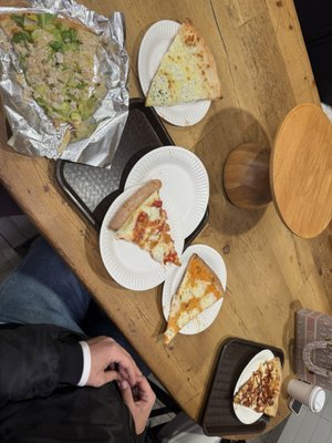 Traditas Pizza by null