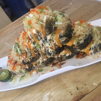 Mr. Tanaka - Volcano roll - large size with too much sauce, ill ask for it on the side next time. - Japanese Near Me - Angeles, PAM