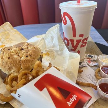Arby's - Beef n cheddar combo - Fast Food Near Me - Oshawa, Ontario