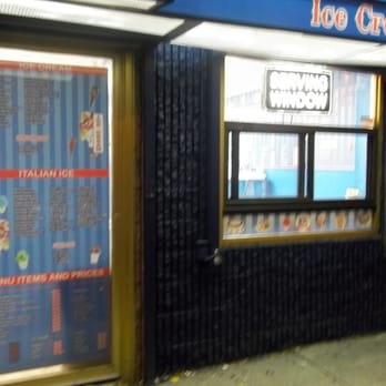 Uncle Louie G - the front of the ice cream shop - Ice Cream & Frozen Yogurt Near Me - Staten Island, New York Uncle Louie G - the front of the ice cream shop - Ice Cream & Frozen Yogurt Near Me - Staten Island, New York