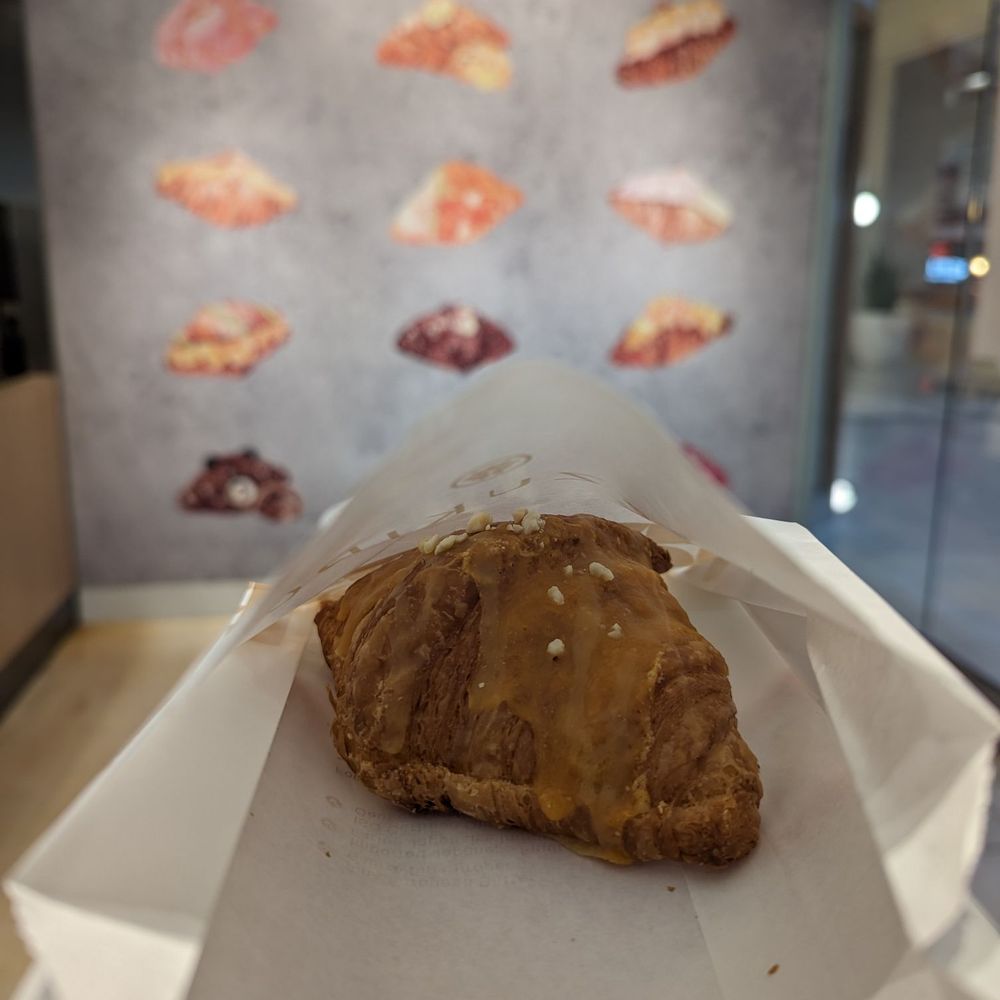 Golden cheese croissant Golden cheese croissant
