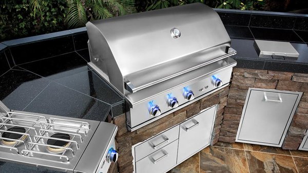 BBQ Grills and Smokers - We carry the best grills and smokers available. Each manufacturer was carefully selected based on a track record of building quality products, outstanding warranty support and providing maximum value for the price.