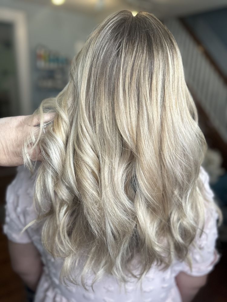 Apothecary Hair Lounge Image