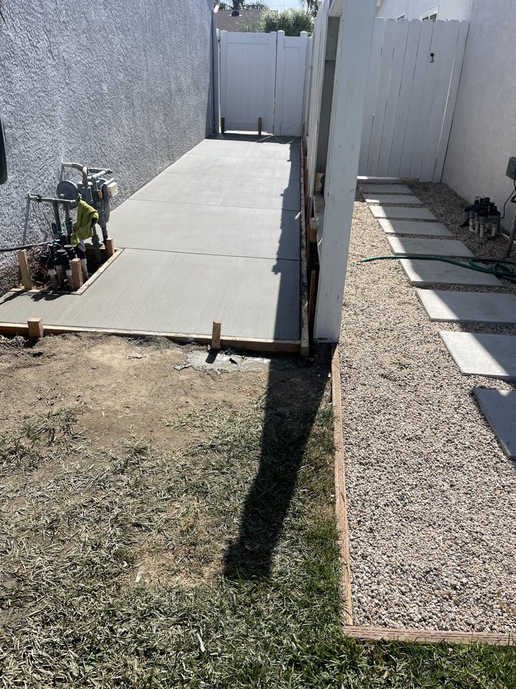 Slide of Gomez Construction