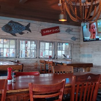 Red's Ice House - fun atmosphere - Seafood Near Me - Mount Pleasant, South Carolina Red's Ice House - fun atmosphere - Seafood Near Me - Mount Pleasant, South Carolina