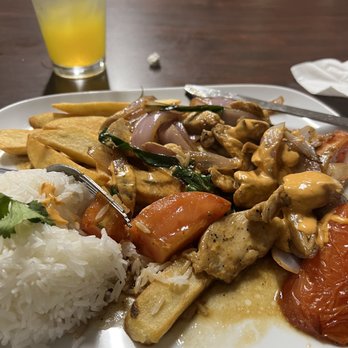 Salt & Pepper - Pollo saltado - Peruvian Near Me - Portland, Oregon Salt & Pepper - Pollo saltado - Peruvian Near Me - Portland, Oregon