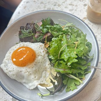 Two Hands - Wagyu Steak and Eggs - Cocktail Bars Near Me - Austin, Texas