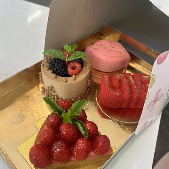Delicee Cakes - Bakeries Near Me - Los Angeles, California Delicee Cakes - Bakeries Near Me - Los Angeles, California