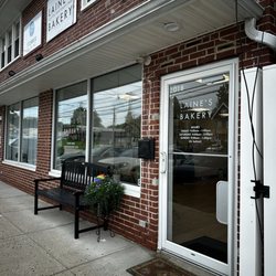 Laine's Gluten Free Bakery - Front entrance of bake shop
