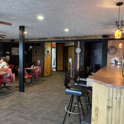 Lois’s Driftwood Inn