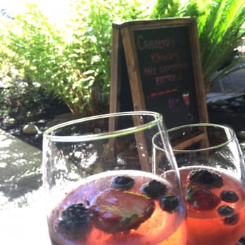 The Hideout Kitchen - Cranberry mimosas - New American Near Me - Lafayette, California The Hideout Kitchen - Cranberry mimosas - New American Near Me - Lafayette, California