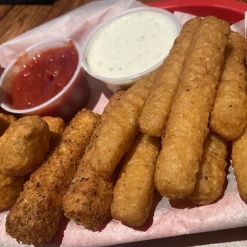 Billy's Long Bar - Combo Basket - Bars Near Me - Albuquerque, New Mexico