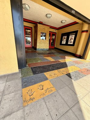 Vista Theatre by null