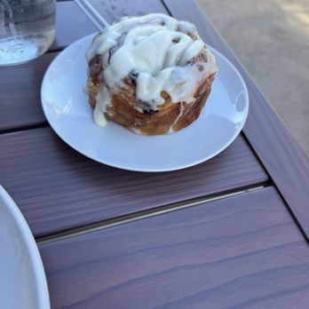360 Brunch House - Cinnamon Roll - Breakfast & Brunch Near Me - Mansfield, Texas