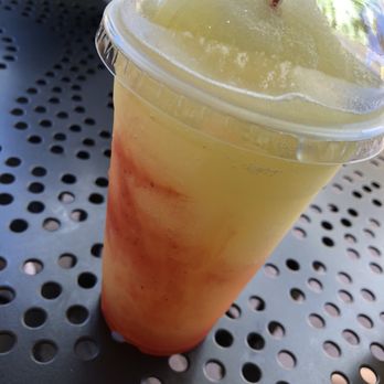 Le Diplomate Cafe - Lemonade twist with strawberry - Bakeries Near Me - Irvine, California Le Diplomate Cafe - Lemonade twist with strawberry - Bakeries Near Me - Irvine, California