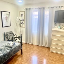 Breath of Sunshine - Privet Room