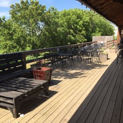 The Leaf Sports Pub And Grill - Patio