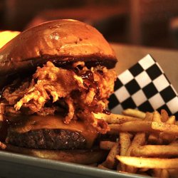 Boulevard Gastropub - The outlaw burger with fries