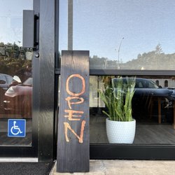 Marujun Japanese Cuisine - Entrance
