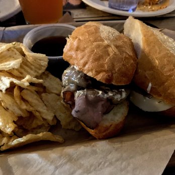 Honolulu Beerworks - Brewpubs Near Me - Honolulu, Hawaii Honolulu Beerworks - Brewpubs Near Me - Honolulu, Hawaii