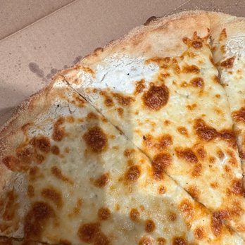 Stella's Pizzeria - Supposed to be white pizza - Pizza Near Me - Boca Raton, Florida Stella's Pizzeria - Supposed to be white pizza - Pizza Near Me - Boca Raton, Florida