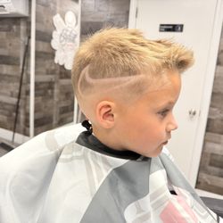 Santanas Barber Shop - Santanas Barbershop expertise will achieve any look you want to try. We are dedicated on achieving your satisfaction.