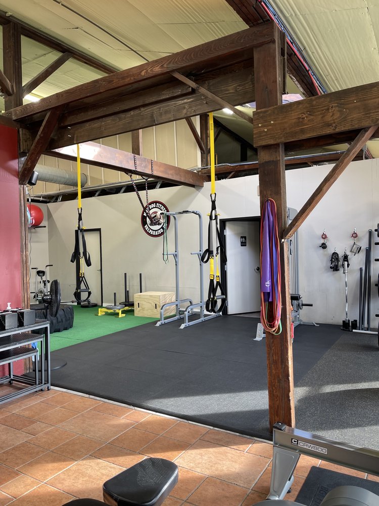 Mad Dog Fitness Logo
