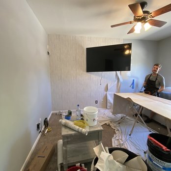 Anthony's Wallpaper Installation - Very detailed and professional with all his own supplies - Wallpapering Near Me