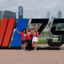 Volunteering at Chicago Race Day - 75 years