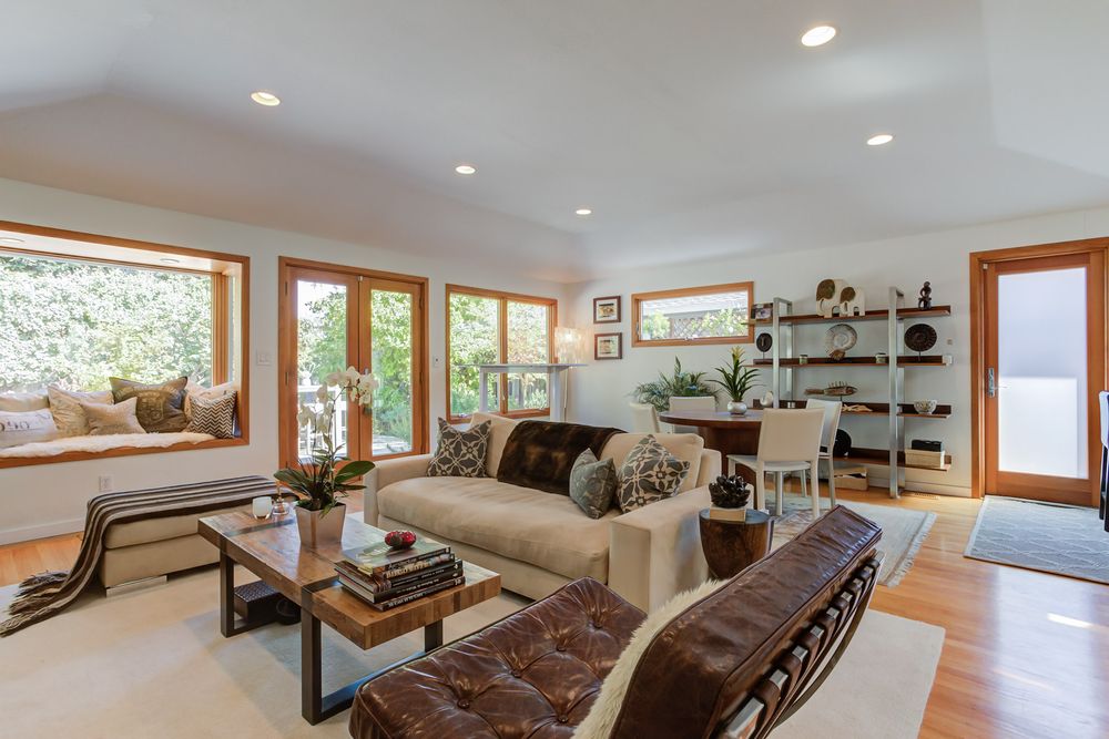 IAN LIPSKY PHOTOGRAPHY Updated August 2024 East Lansing, Michigan