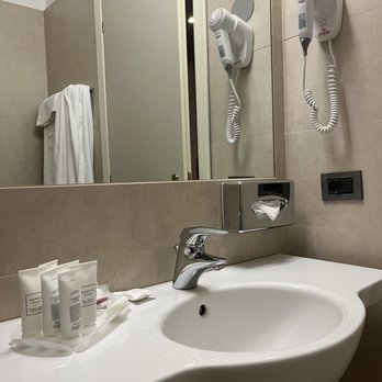 Best Western Hotel Madison - Sink. - Resorts Near Me - Milan, Michigan Best Western Hotel Madison - Sink. - Resorts Near Me - Milan, Michigan
