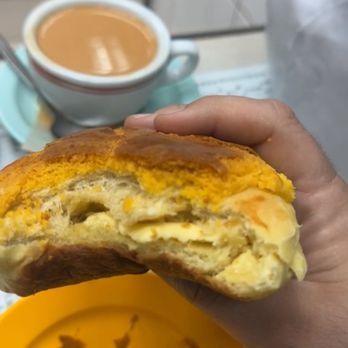 金鳳茶餐廳 - Pineapple bun - Hong Kong Style Cafe Near Me - Hong Kong, HK