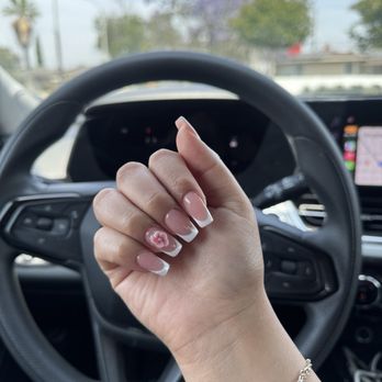 Daisy Nail & Spa - Nail Salons Near Me - Anaheim, California