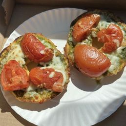 Pesto Pizza Bagel