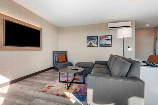 Cambria Hotel Portland Downtown Old Port by null